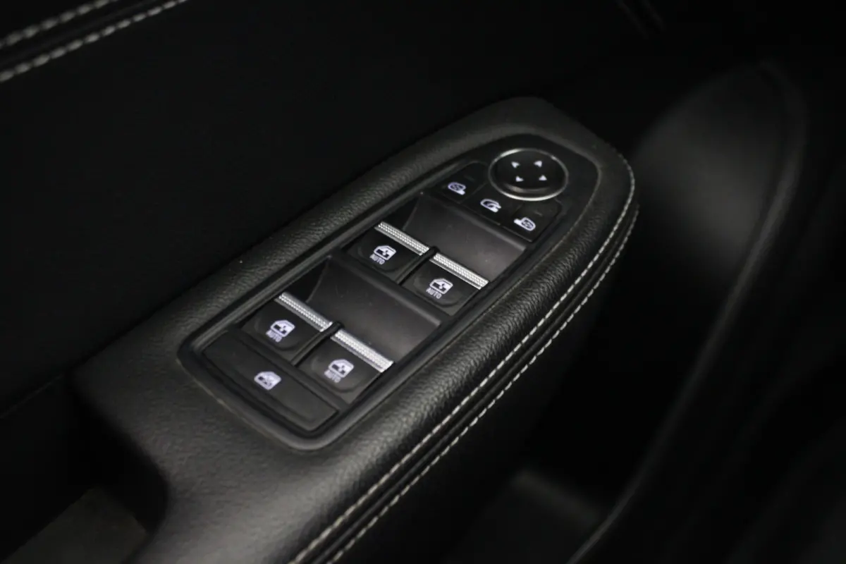 1.6 E-Tech Hybrid 145 Intens