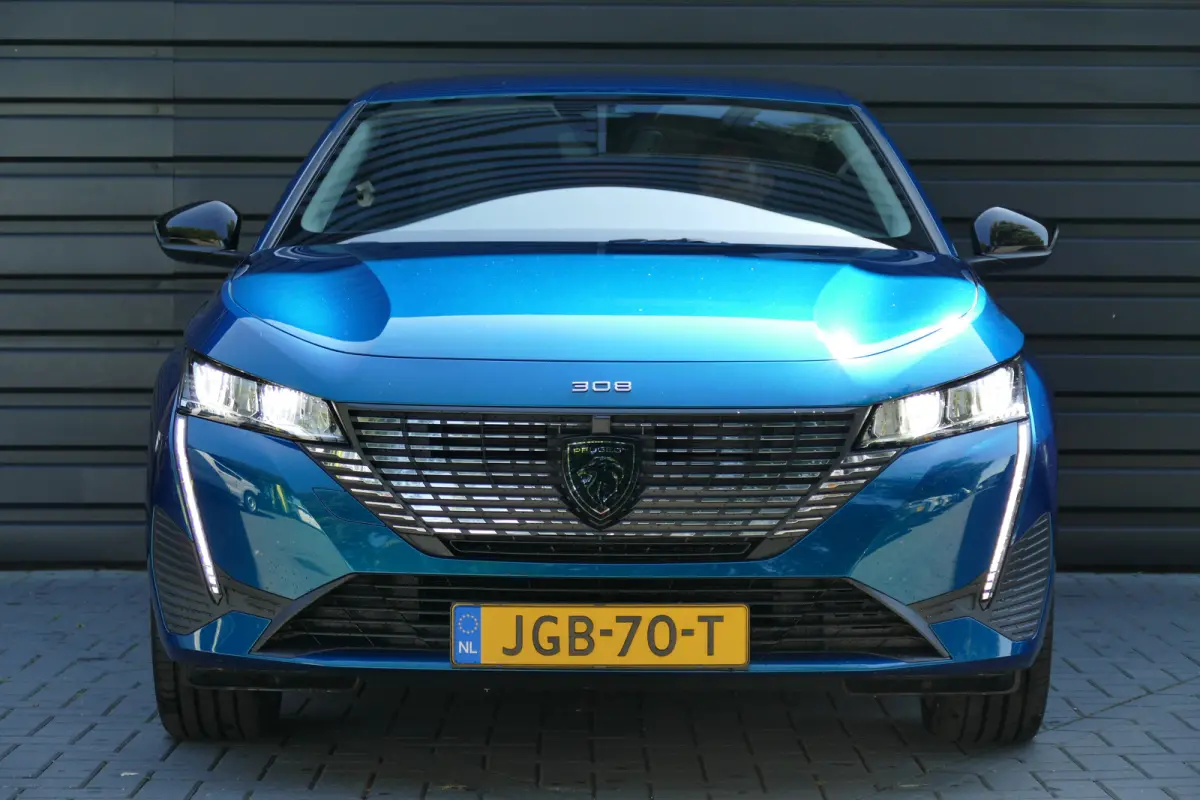 EV 156PK 54KWH ALLURE AUTOMAAT / CAMERA / STOEL-STUURVERWARMING / KEYLESS / FULL-LED / 18"LMV / NAVI / CLIMA / PDC / BLUETOOTH / ADAPT. CRUISECONTROL / 1E EIGENAAR / SCHITTERENDE STAAT !!