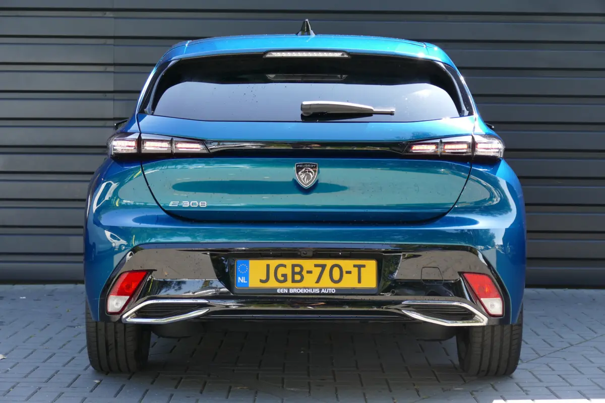 EV 156PK 54KWH ALLURE AUTOMAAT / CAMERA / STOEL-STUURVERWARMING / KEYLESS / FULL-LED / 18"LMV / NAVI / CLIMA / PDC / BLUETOOTH / ADAPT. CRUISECONTROL / 1E EIGENAAR / SCHITTERENDE STAAT !!