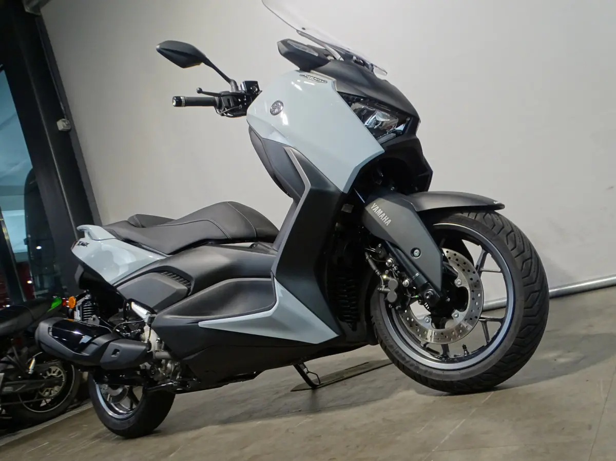 X-MAX 300 TECH MAX +