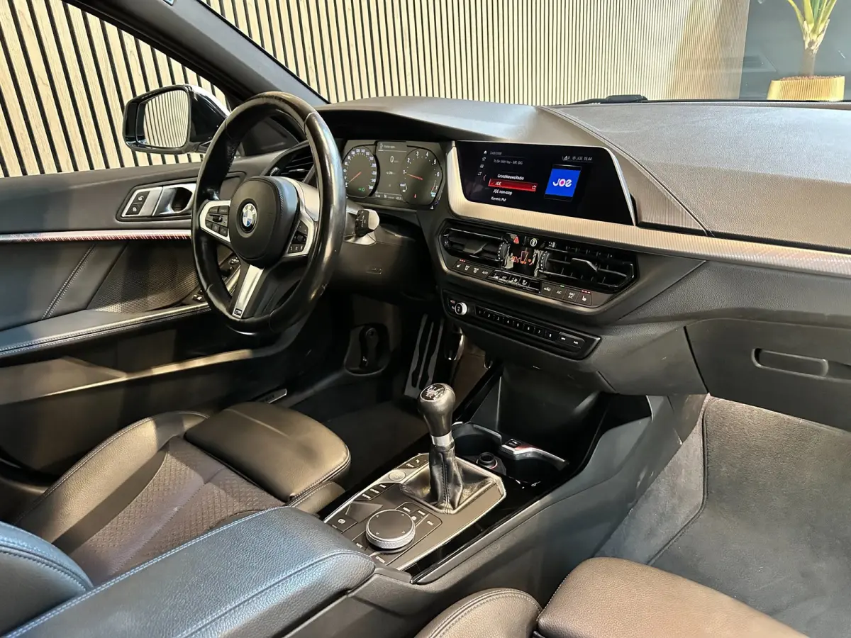116i Executive - Ambiance - M Pakket