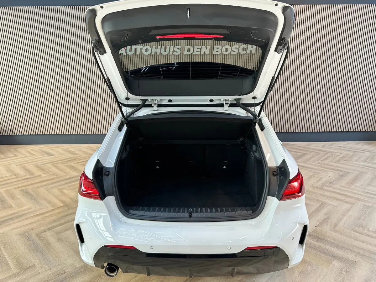 116i Executive - Ambiance - M Sport