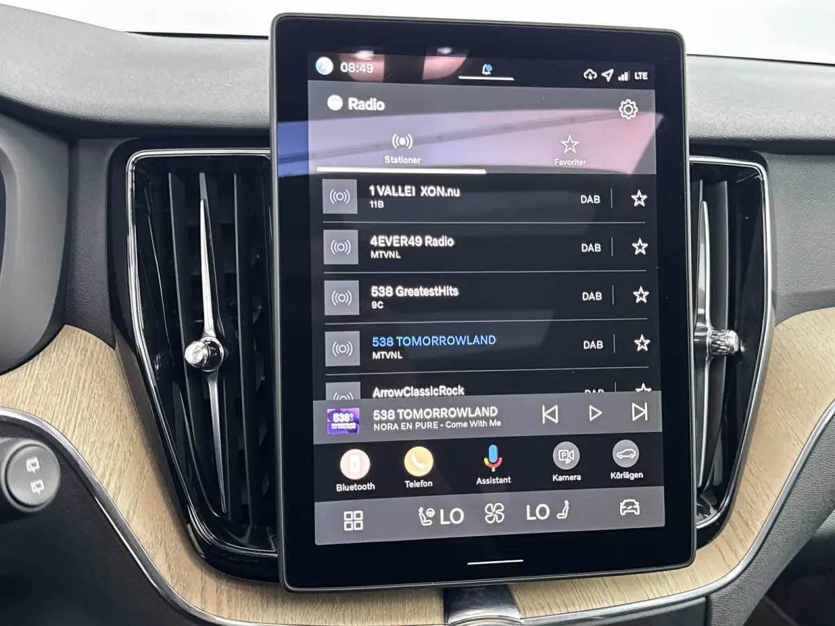T6 Recharge Plus Dark | 19" Allseason | Panoramadak | Head-Up | 360 Camera | Trekhaak | Harman Kardon | Elektr. verst. Stoelen | Stoel/Stuurverwarming |