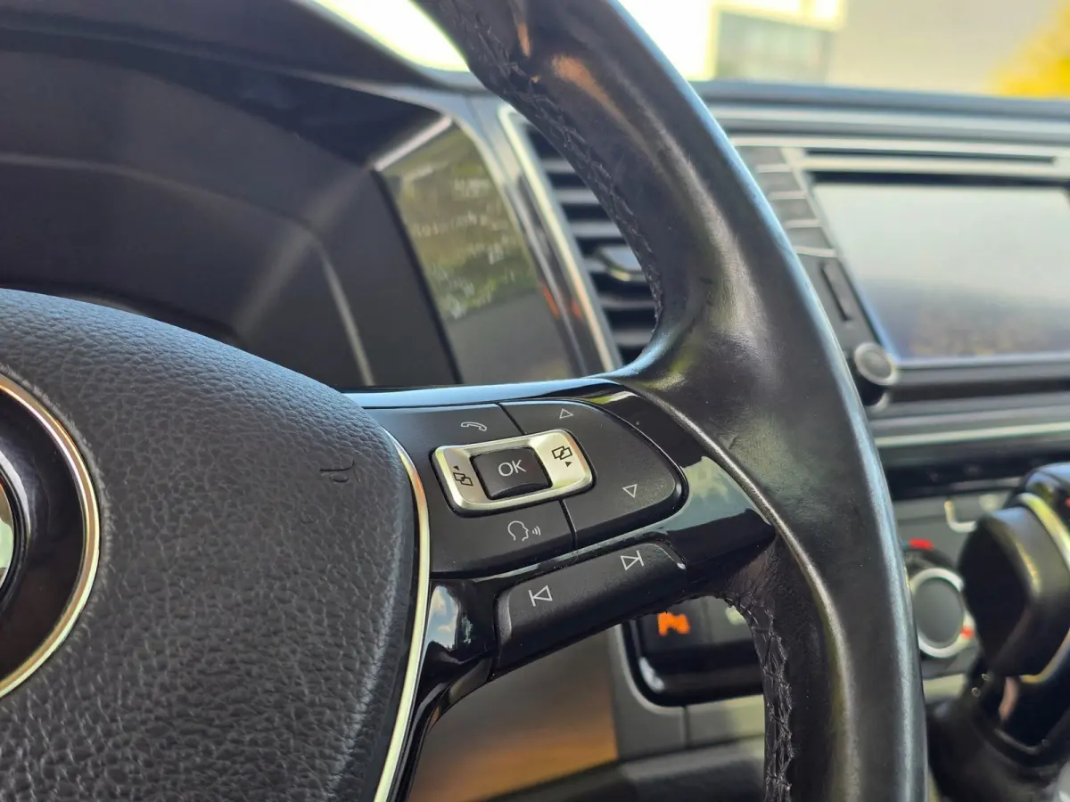 2.0 TDI L2H1 DC Highline DAK/xenon/AUT