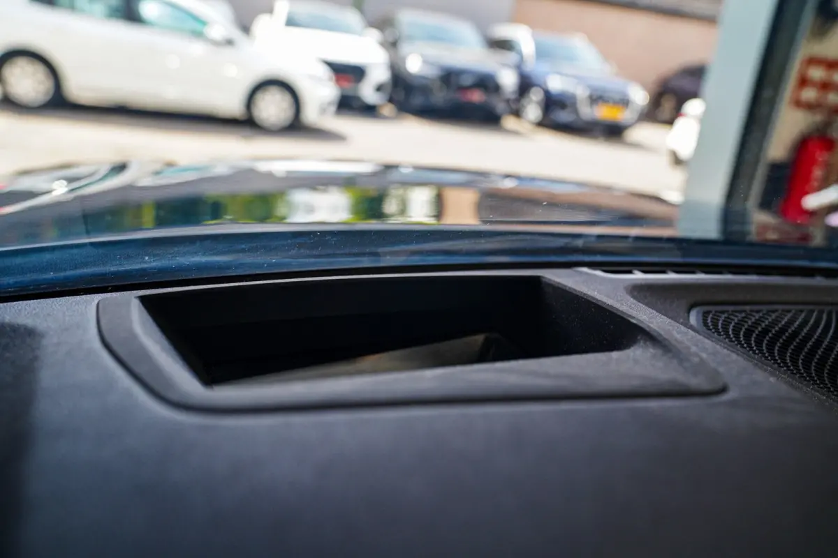 420i Business Edition Plus | Head up Display | Stuurwielverwarming | Panoramadak