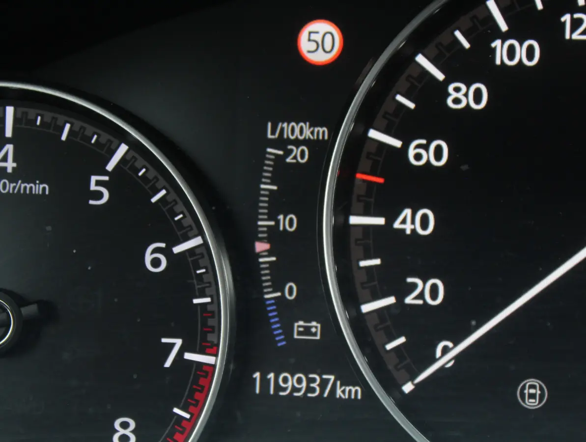 2.0 e-SkyActiv-X M Hybrid 100th Anniversary Ed. CLIMATE | ADAPCRUISE | HEAD-UP | 360CAMERA | STOELMEM | STUUR/STOELVERW | DAB | LMV18 | LEER | LED | CARPLAY