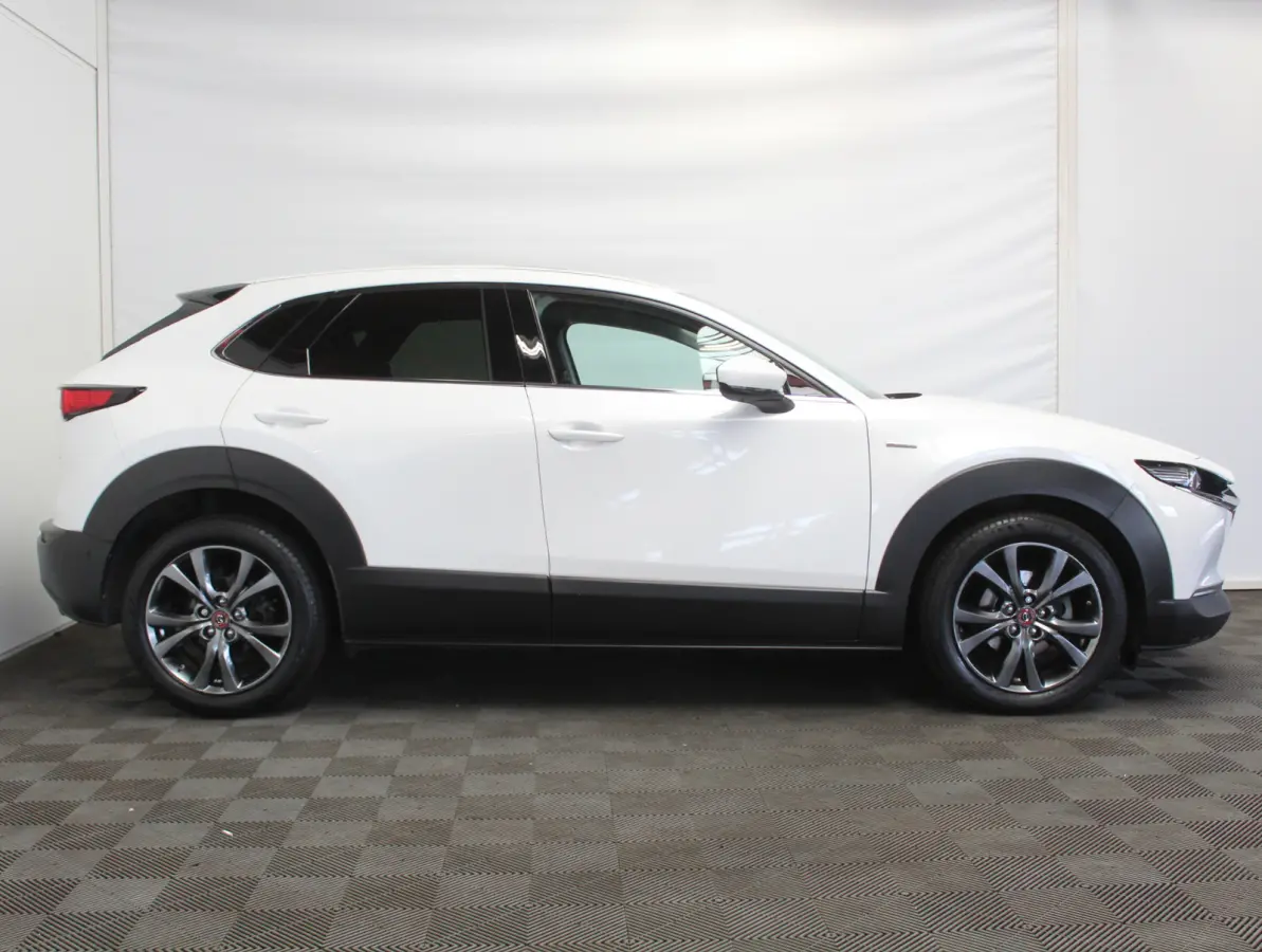 2.0 e-SkyActiv-X M Hybrid 100th Anniversary Ed. CLIMATE | ADAPCRUISE | HEAD-UP | 360CAMERA | STOELMEM | STUUR/STOELVERW | DAB | LMV18 | LEER | LED | CARPLAY
