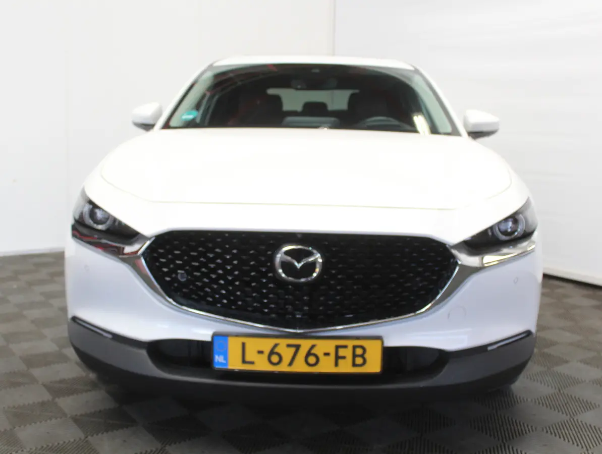 2.0 e-SkyActiv-X M Hybrid 100th Anniversary Ed. CLIMATE | ADAPCRUISE | HEAD-UP | 360CAMERA | STOELMEM | STUUR/STOELVERW | DAB | LMV18 | LEER | LED | CARPLAY