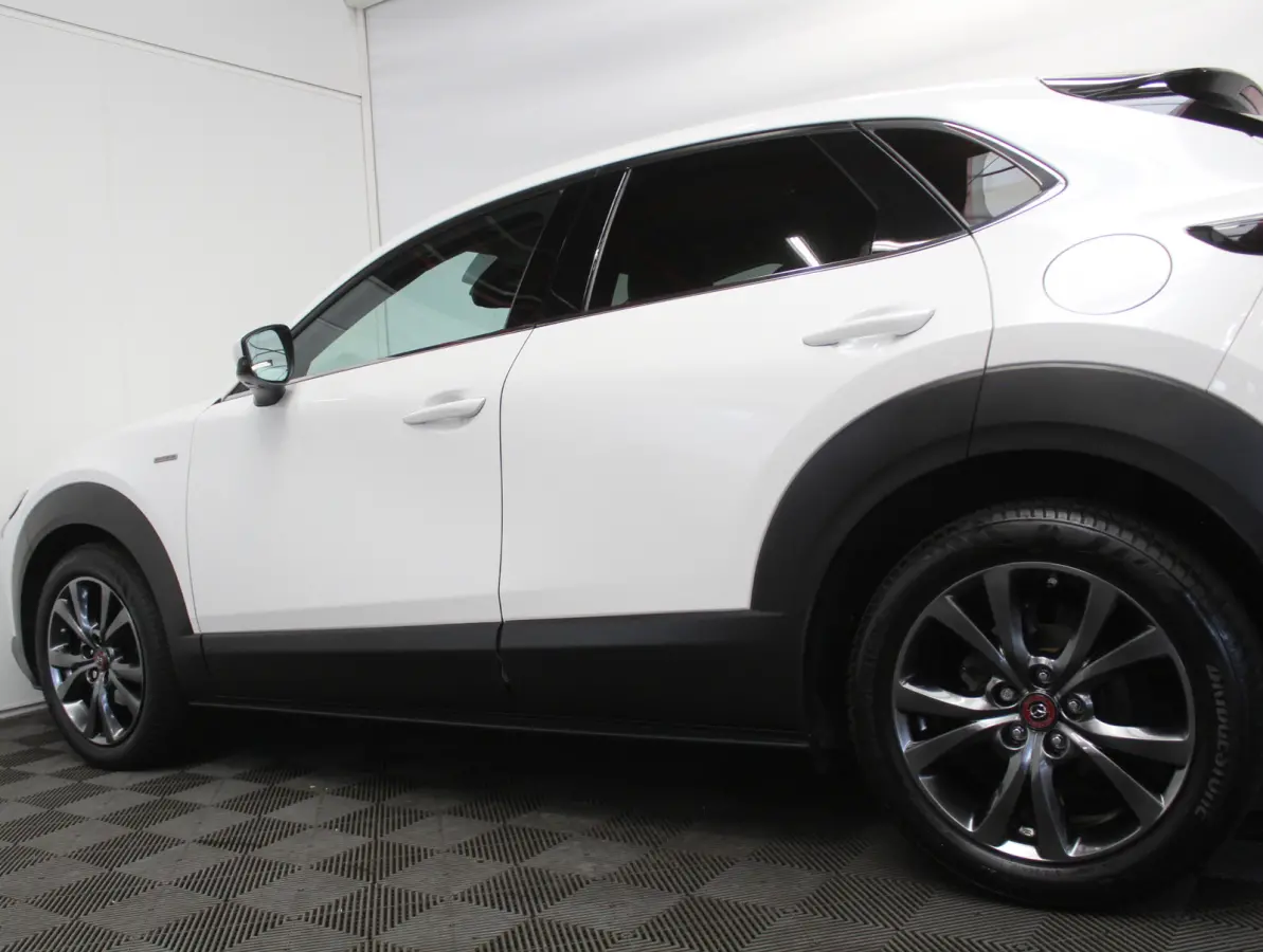 2.0 e-SkyActiv-X M Hybrid 100th Anniversary Ed. CLIMATE | ADAPCRUISE | HEAD-UP | 360CAMERA | STOELMEM | STUUR/STOELVERW | DAB | LMV18 | LEER | LED | CARPLAY