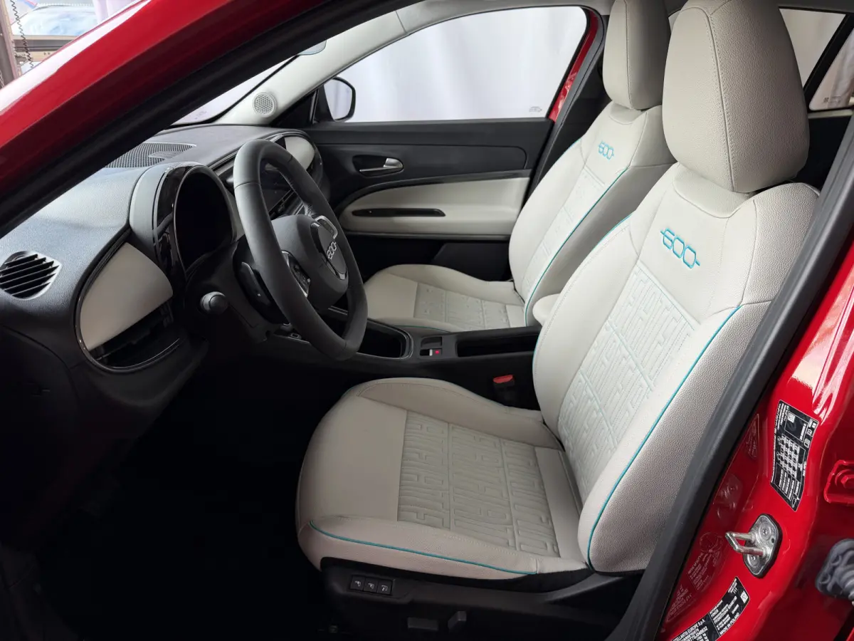 1.2 Hybrid 145 PK La Prima • Full Options • Leder • Massage • Camera • CarPlay • ACC • Elek. Klep • 18" ✅ Top Auto Fiat Wijchen , 30 Jaar ervaring in Fiat , Wij leveren de 