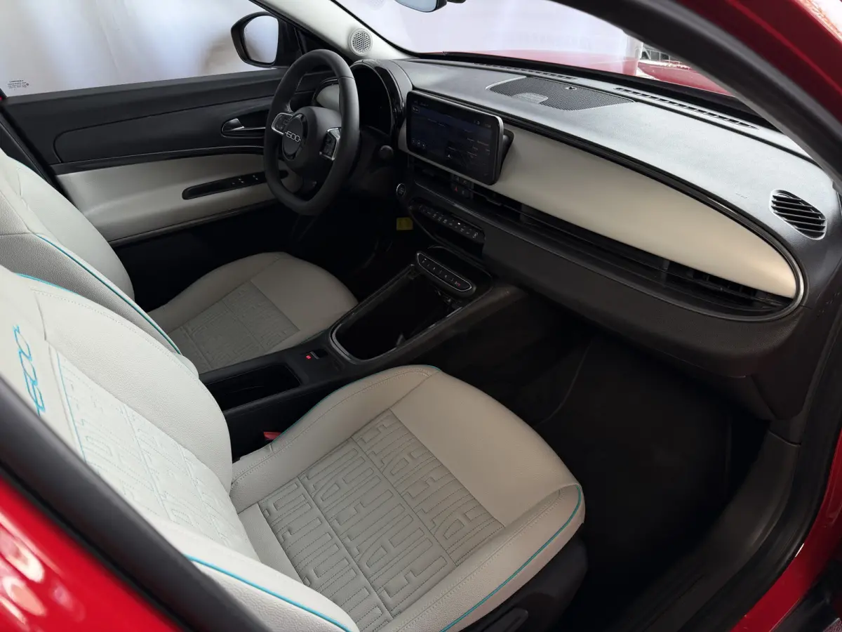 1.2 HYBRID LA PRIMA CAMERA CARPLAY ADAP.CRUISE STOELVERW. ELEK.KLEP LEER MASSAGE ELEK.STOEL 18''LMV ✅ Top Auto Fiat Wijchen , 30 Jaar ervaring in Fiat , Wij leveren de : Icon / La Prima / 
