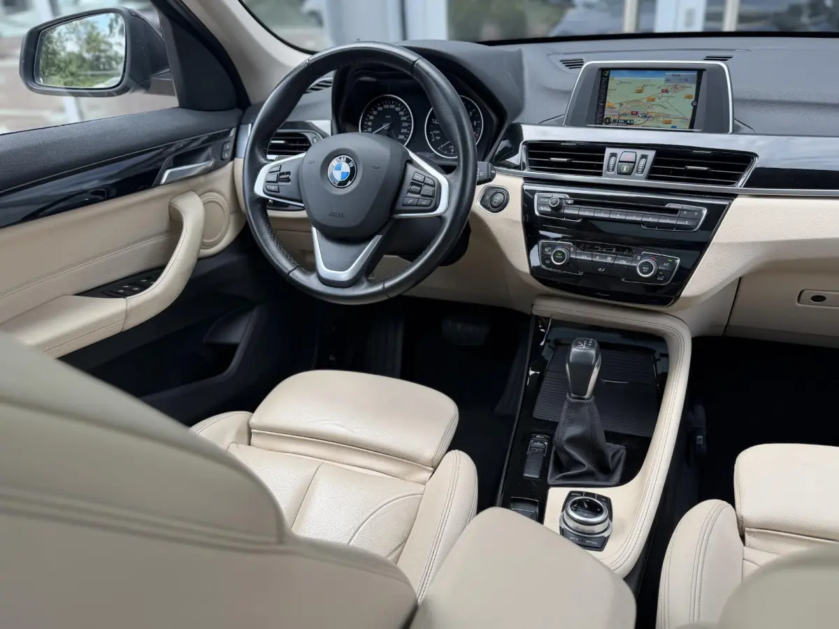 sDrive20i 192PK Centennial Executive |Pano|Leer|Nav|Cruise|Dealer onderhouden