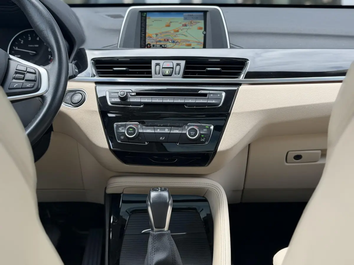 sDrive20i 192PK Centennial Executive |Pano|Leer|Nav|Cruise|Dealer onderhouden