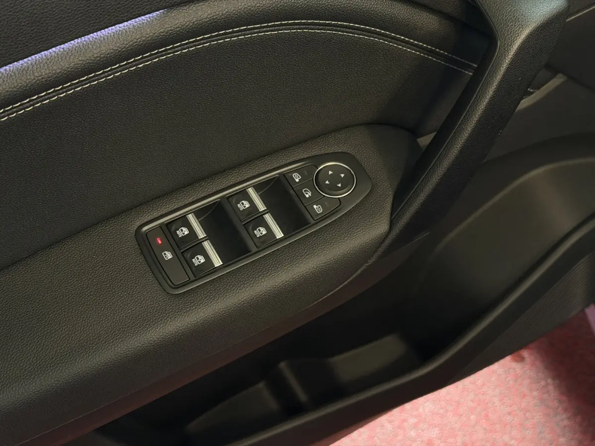 1.6 PHEV AT INTENSE+ NW AUTO / CAMERA / NAVI LED STOEL + STUUR VERW PLUG IN HYBRID