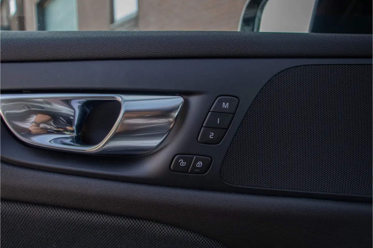 T4 R-Design, Origineel NL, Polestar, Stoel & Stuurverwarming, Camera, Leder, Carplay, Full LED, Memory.