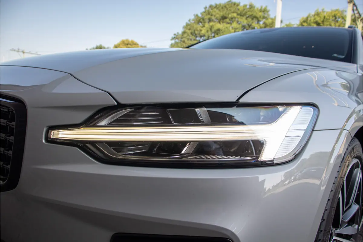 T4 R-Design, Origineel NL, Polestar, Stoel & Stuurverwarming, Camera, Leder, Carplay, Full LED, Memory.
