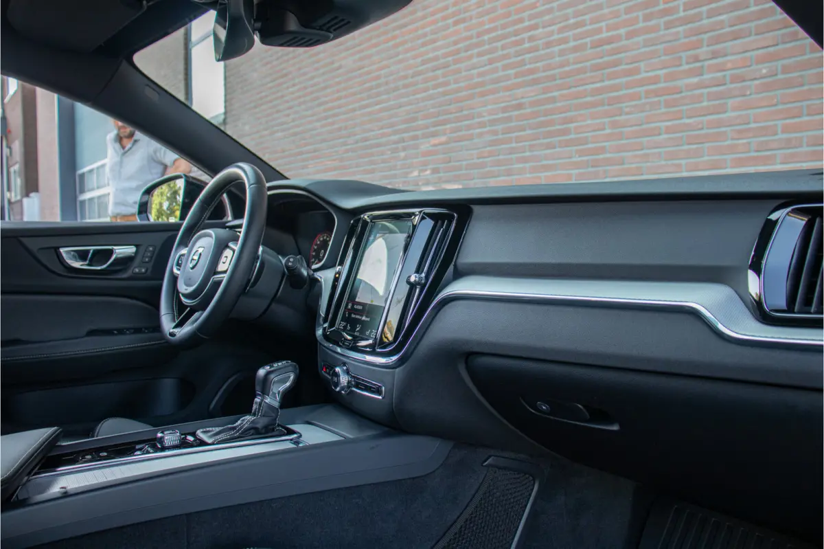 T4 R-Design, Origineel NL, Polestar, Stoel & Stuurverwarming, Camera, Leder, Carplay, Full LED, Memory.