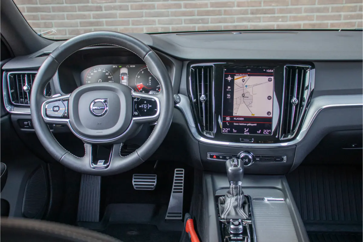 T4 R-Design, Origineel NL, Polestar, Stoel & Stuurverwarming, Camera, Leder, Carplay, Full LED, Memory.