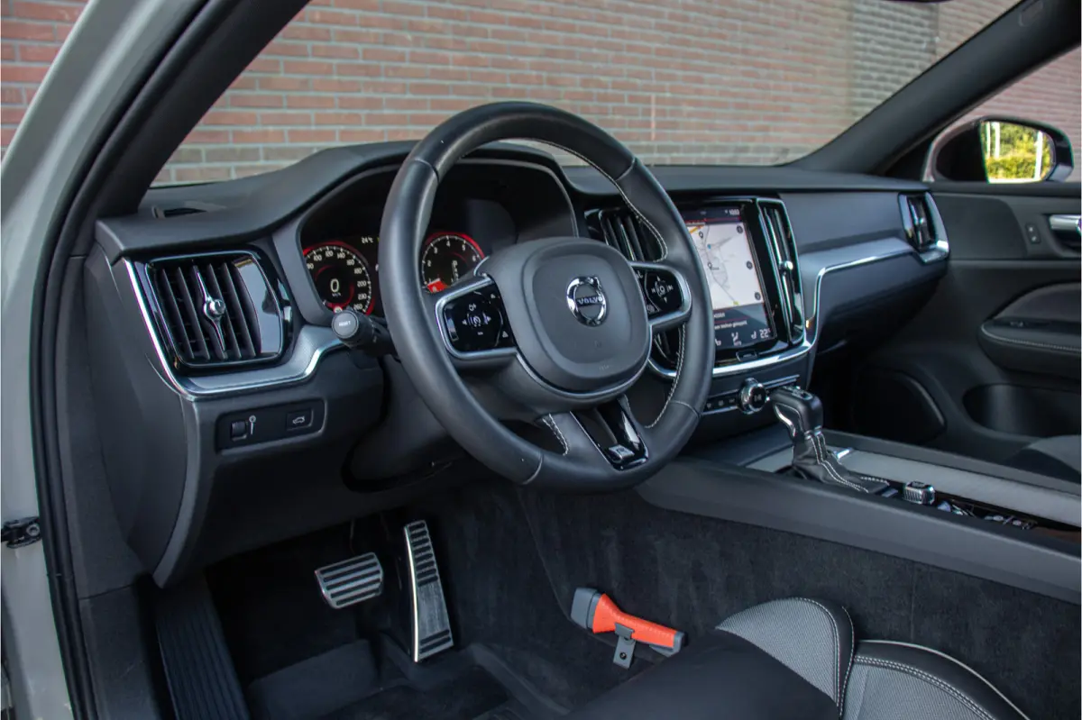 T4 R-Design, Origineel NL, Polestar, Stoel & Stuurverwarming, Camera, Leder, Carplay, Full LED, Memory.