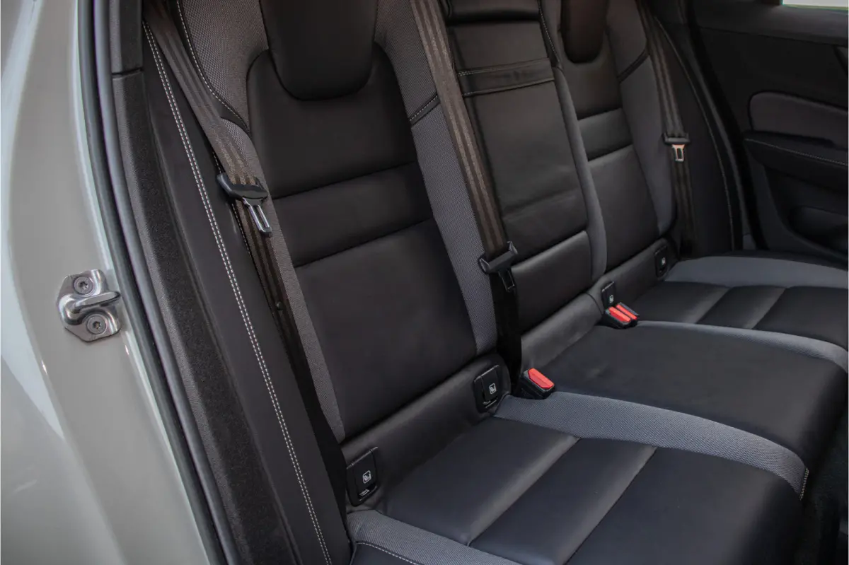 T4 R-Design, Origineel NL, Polestar, Stoel & Stuurverwarming, Camera, Leder, Carplay, Full LED, Memory.