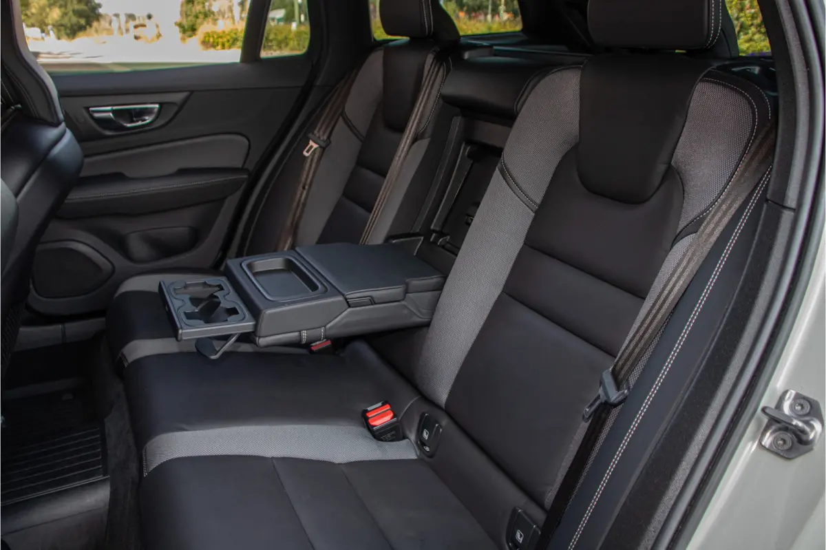T4 R-Design, Origineel NL, Polestar, Stoel & Stuurverwarming, Camera, Leder, Carplay, Full LED, Memory.