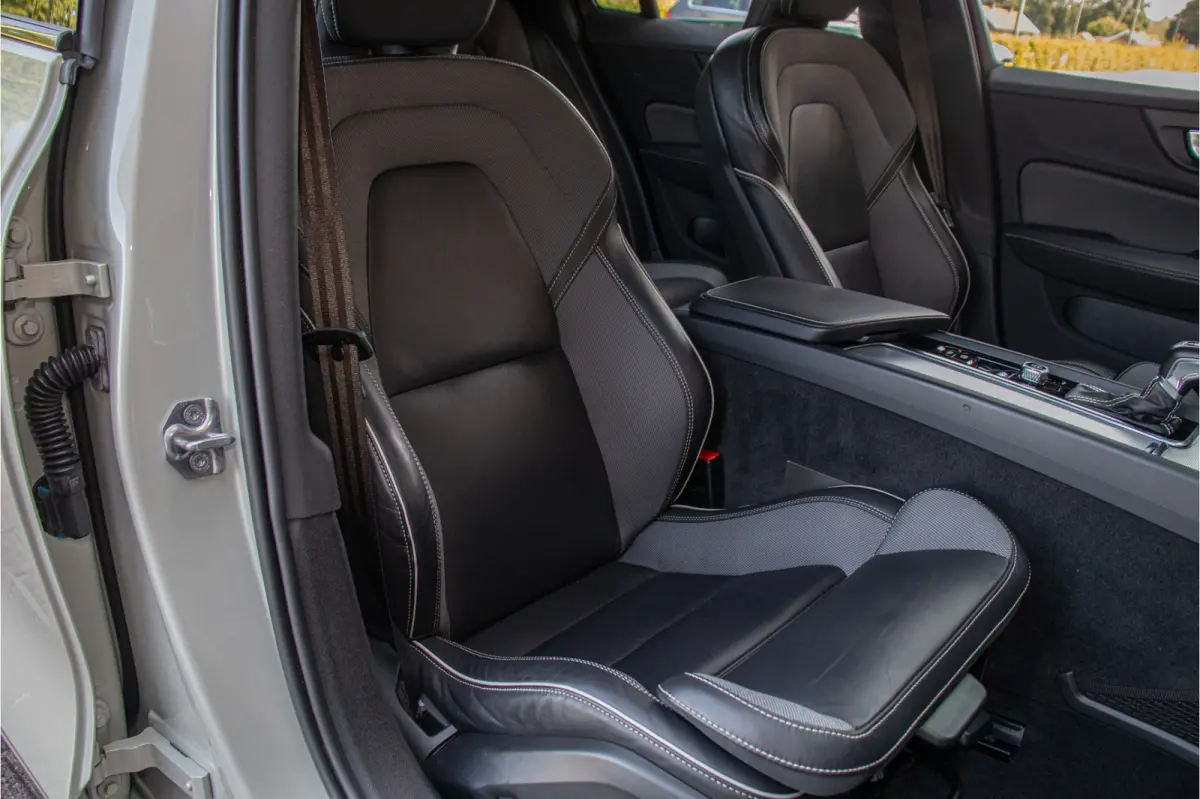 T4 R-Design, Origineel NL, Polestar, Stoel & Stuurverwarming, Camera, Leder, Carplay, Full LED, Memory.