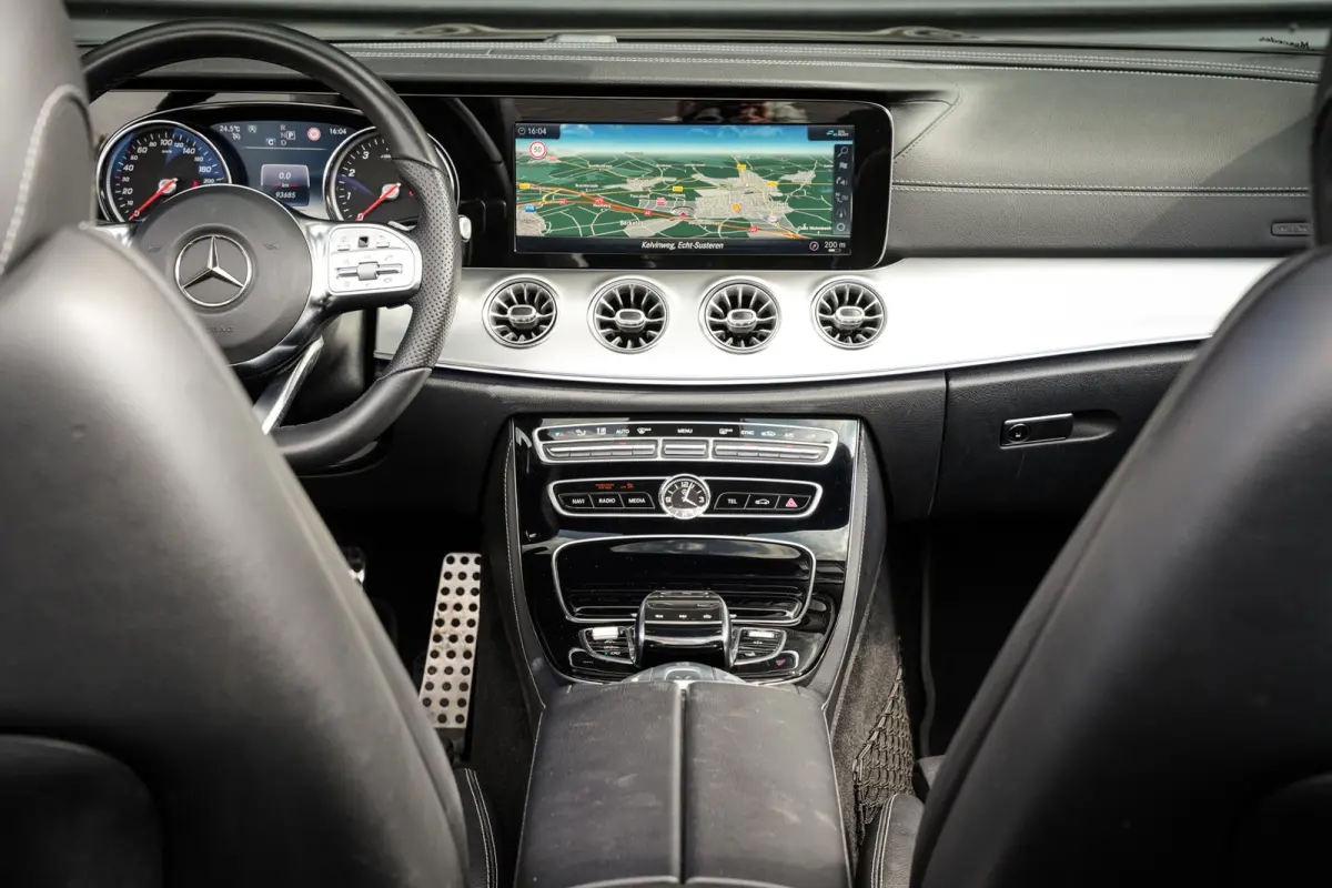 200 AMG Sport | CC | Navi | Leder | Airscarf | Metalic | PDC met camera | 1 eig. |