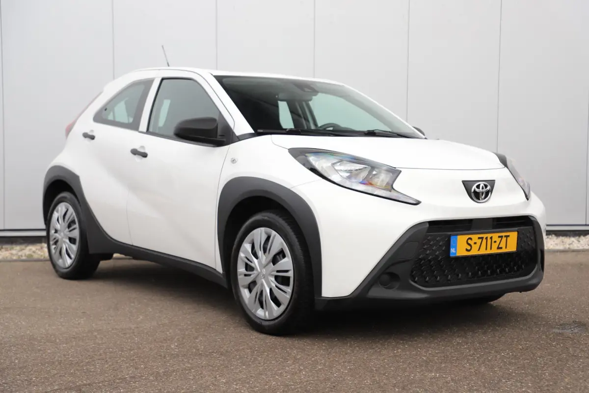 1.0 VVT-i MT Quiet Edition Airco Adaptive Cruise Elektrische Ramen CV