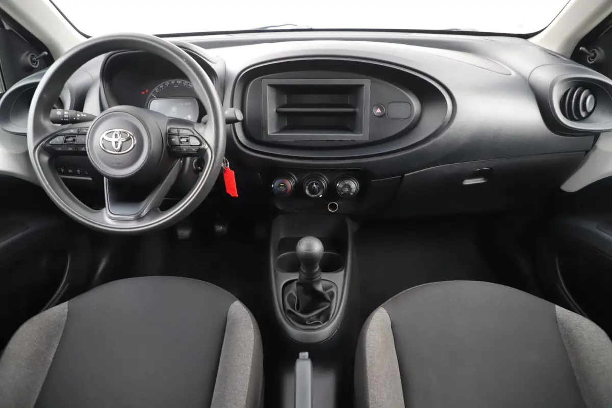 1.0 VVT-i MT Quiet Edition Airco Adaptive Cruise Elektrische Ramen CV