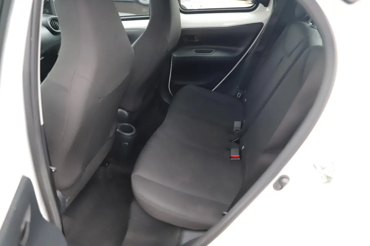 1.0 VVT-i MT Quiet Edition Airco Adaptive Cruise Elektrische Ramen CV