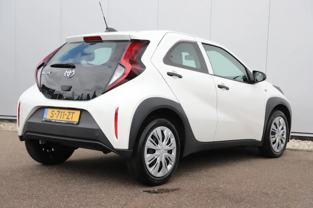 1.0 VVT-i MT Quiet Edition Airco Adaptive Cruise Elektrische Ramen CV