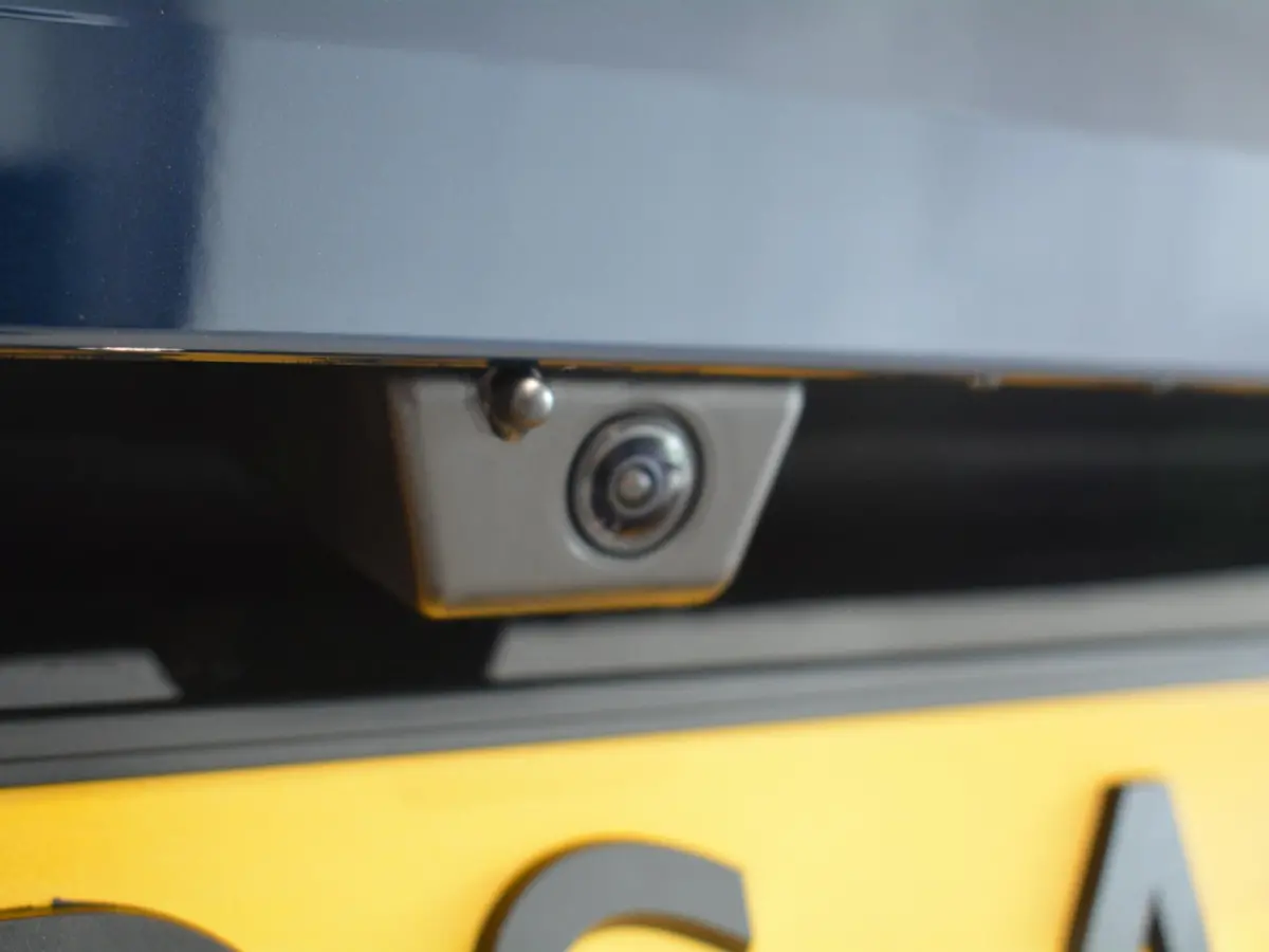 1.2 Hybrid 145 Business | Navigatie |