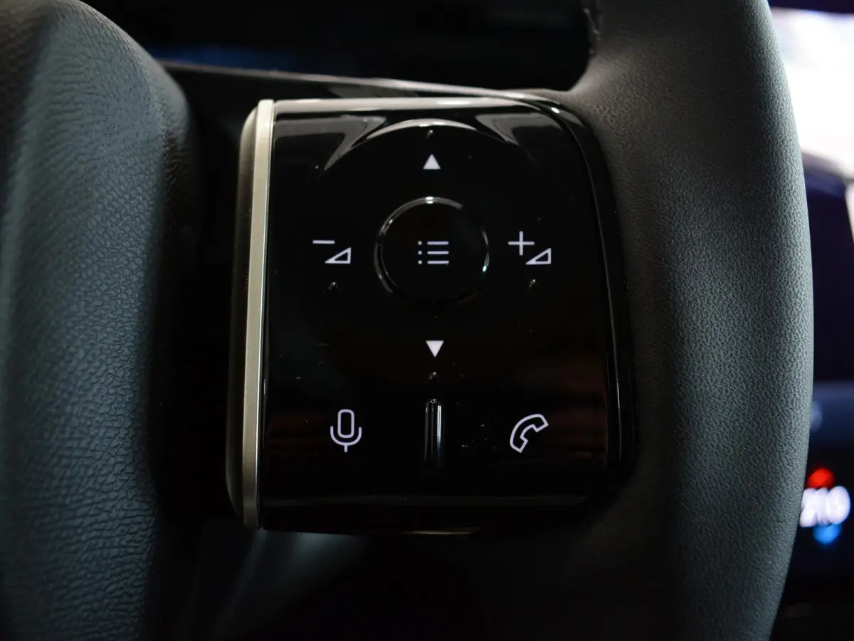 1.2 Hybrid 145 Business | Navigatie |