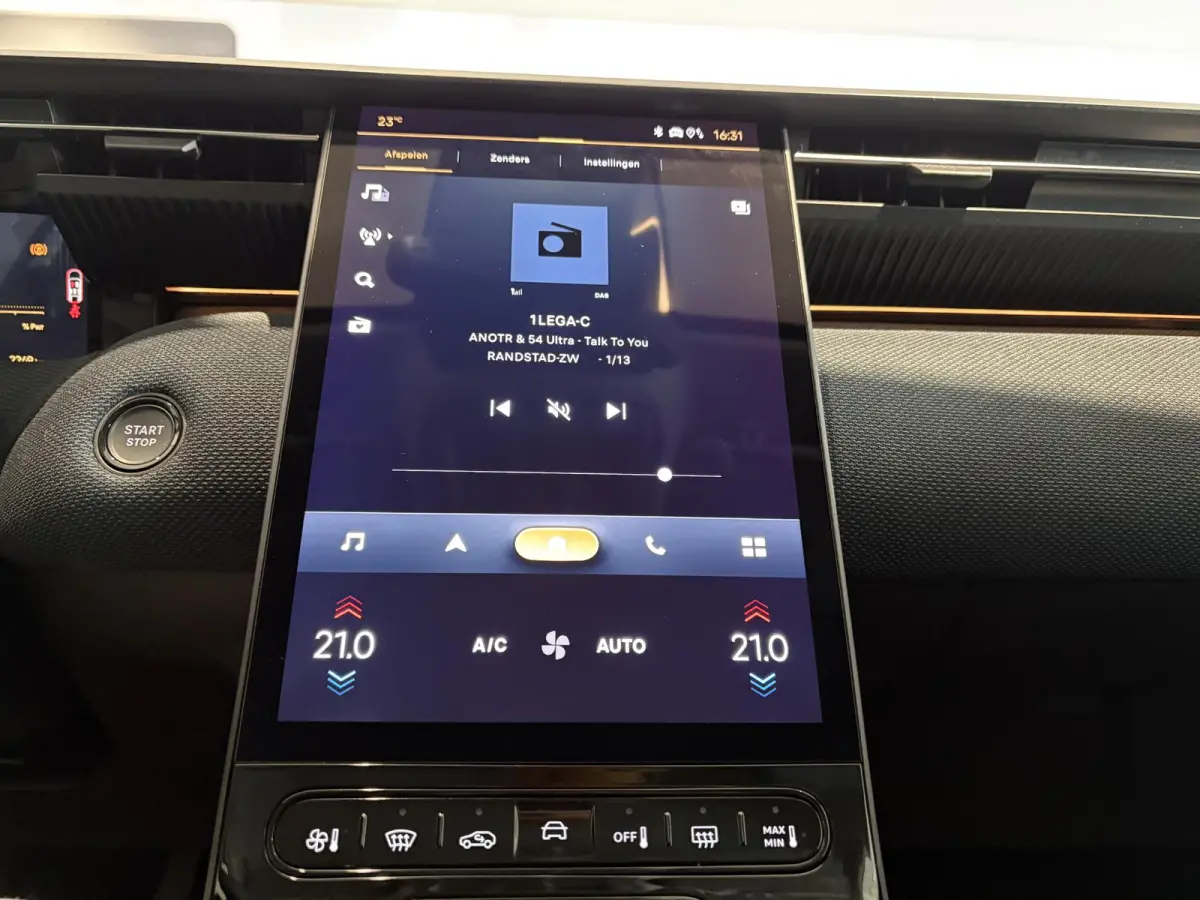 1.2 Hybrid 145 Business | Navigatie |