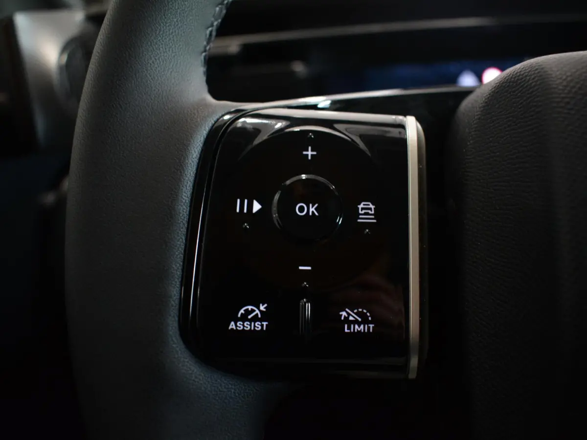 1.2 Hybrid 145 Business | Navigatie |