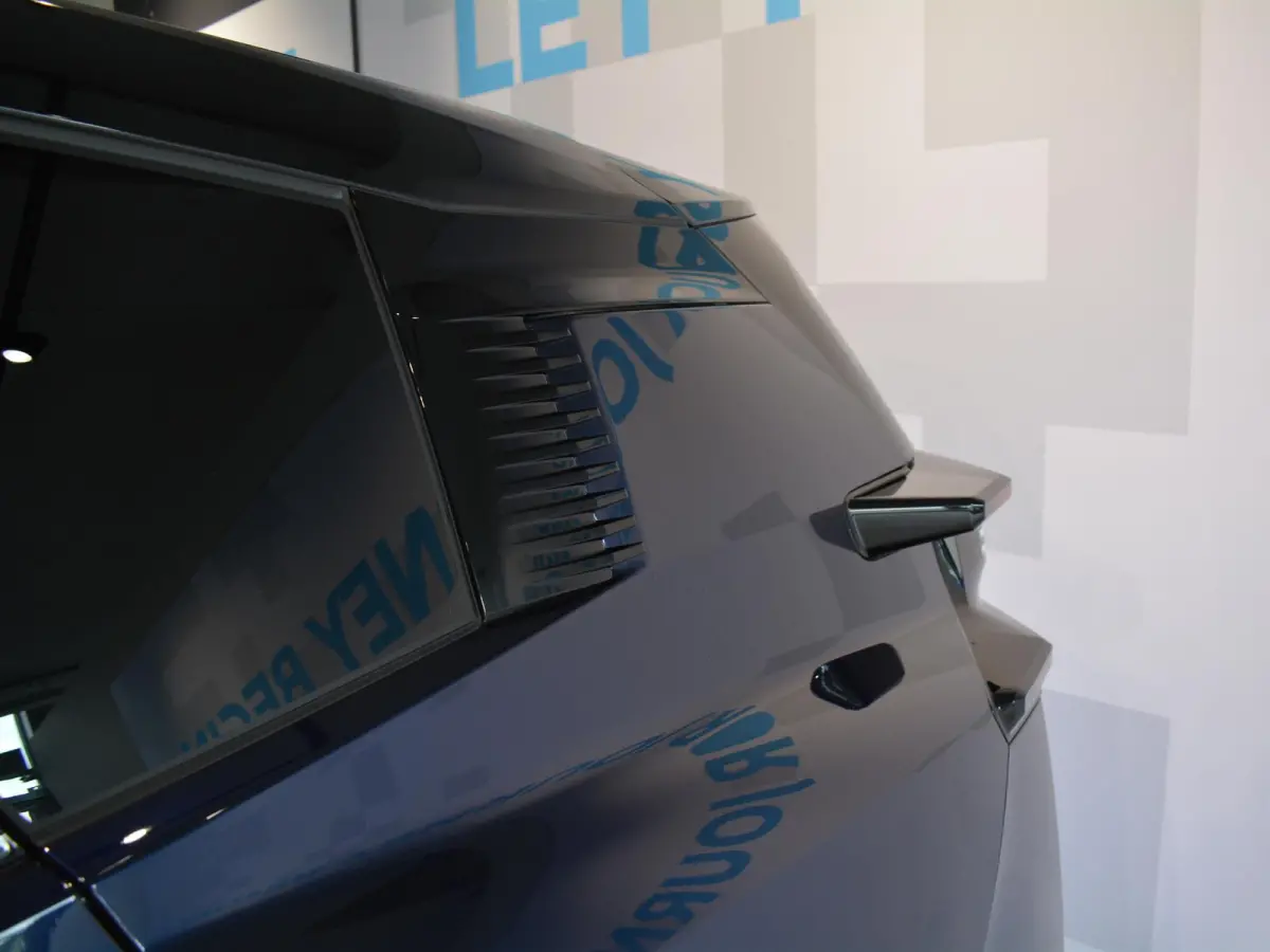 1.2 Hybrid 145 Business | Navigatie |