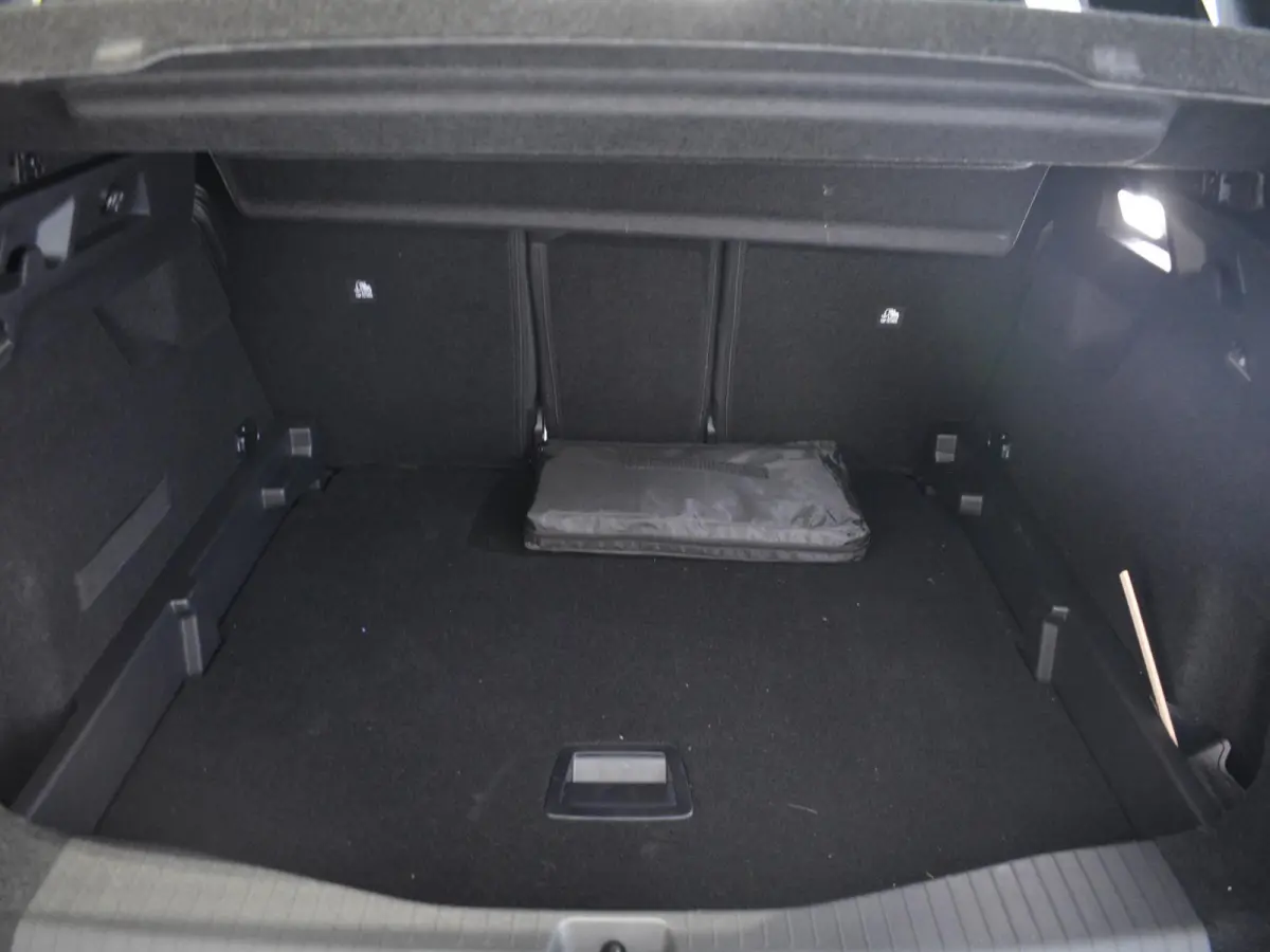 1.2 Hybrid 145 Business | Navigatie |