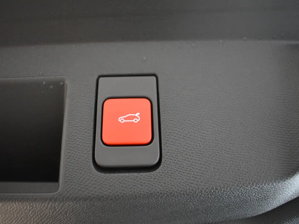 1.2 Hybrid 145 Business | Navigatie |