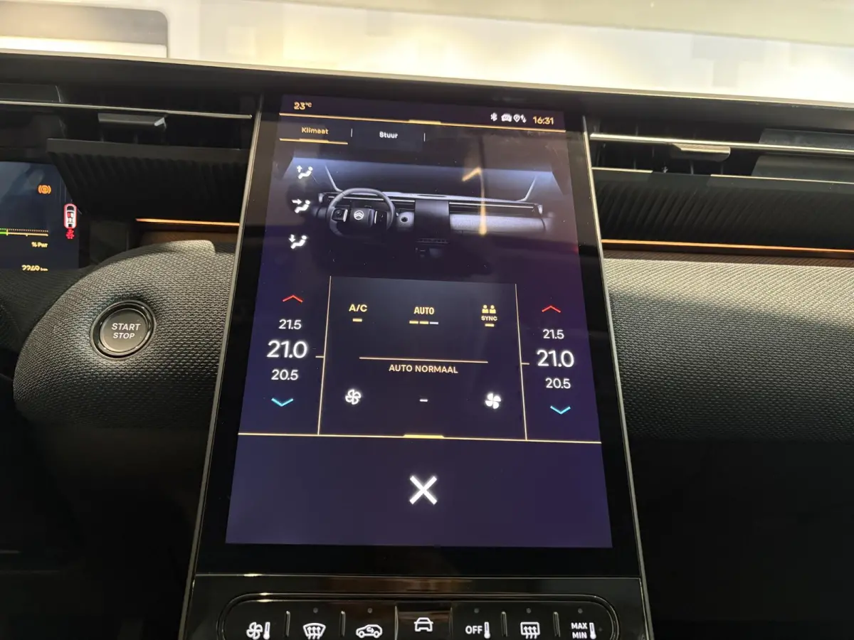 1.2 Hybrid 145 Business | Navigatie |