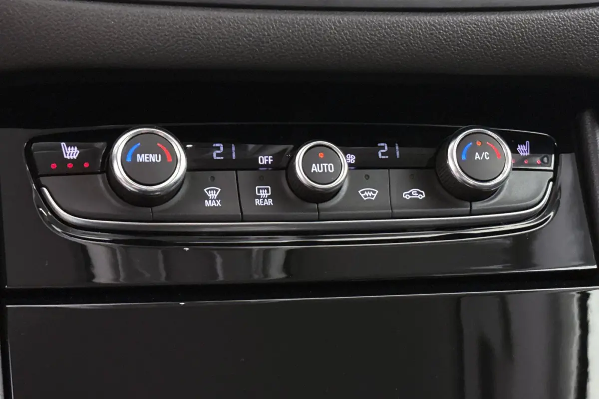 1.6 Turbo Plug-In Hybrid 4x4 Ultimate 300 PK Afneembare Trekhaak Stoel-Stuurverwarming