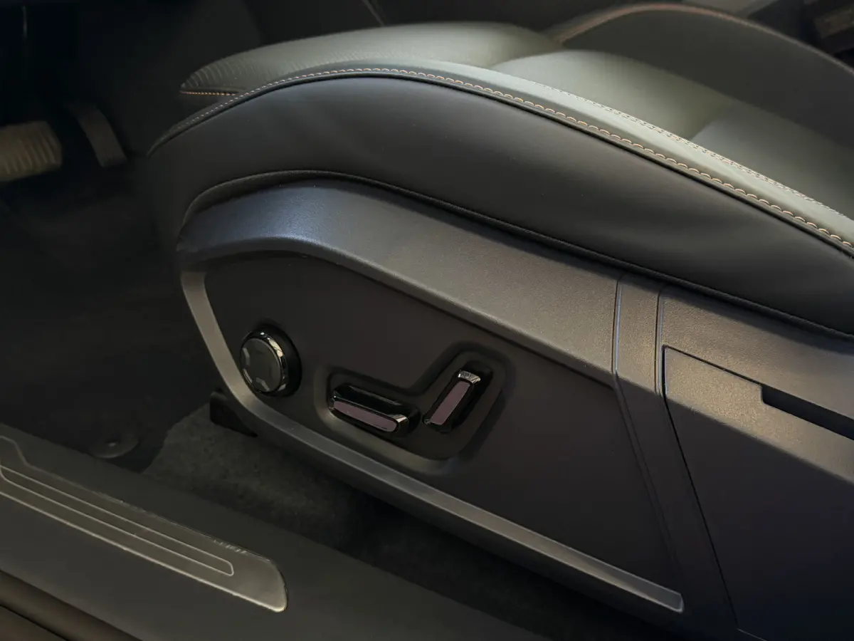 2026 MORE | 345PK PHEV | ±200KM ELEKTRISCH | DIRECT LEVERBAAR | MASSAGESTOELEN | STOELVERW./VENTILATIE | PANO | MATRIX LED | HARMAN KARDON | 360°CAM PHEV