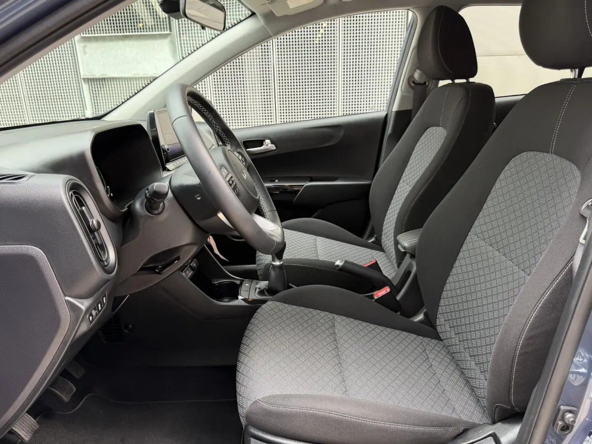 1.0 DPI DynamicPlusLine | Navi | Achteruitrijcamera | Parkeersensoren achter | Apple/Android carplay | Cruise control | LED | Privacy glass | LMV