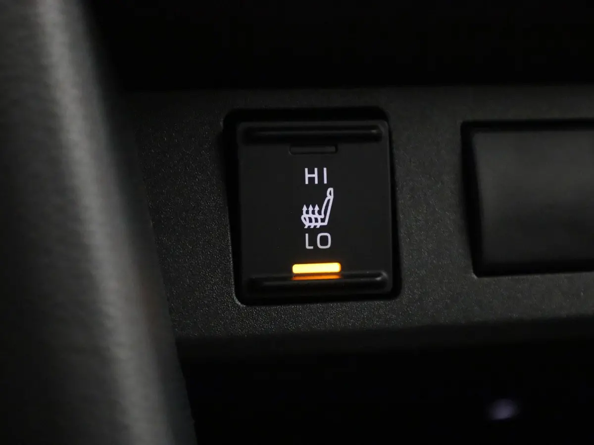 1.5 Hybrid 130 Launch Edition | Automaat |  Apple & Android Carplay | Cruise Control  | Parkeersensoren & Camera | Stoelverwarming | Climate Control