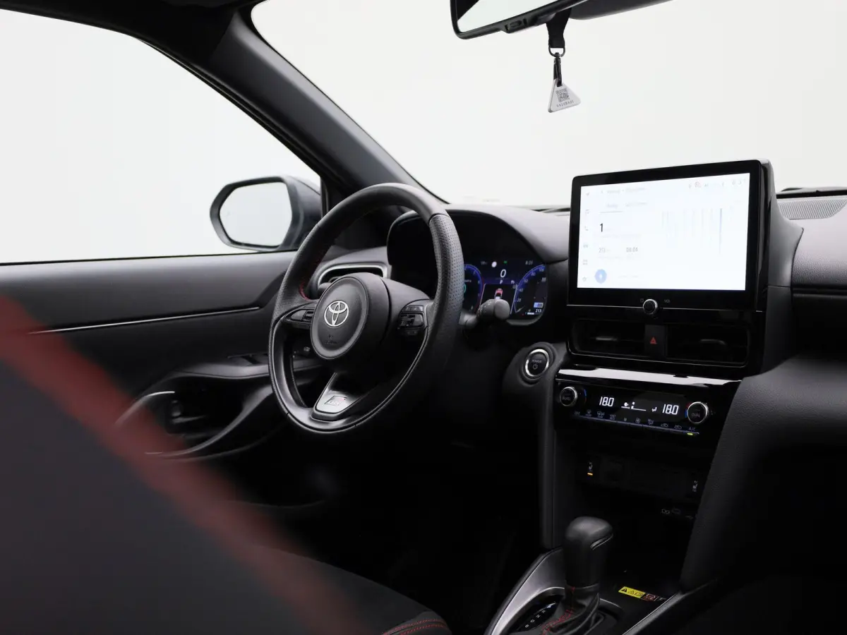 1.5 Hybrid 130 Launch Edition | Automaat |  Apple & Android Carplay | Cruise Control  | Parkeersensoren & Camera | Stoelverwarming | Climate Control