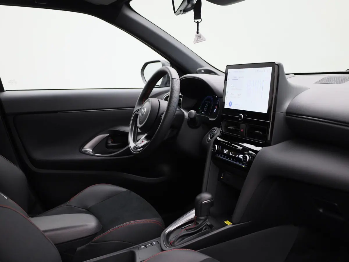 1.5 Hybrid 130 Launch Edition | Automaat |  Apple & Android Carplay | Cruise Control  | Parkeersensoren & Camera | Stoelverwarming | Climate Control