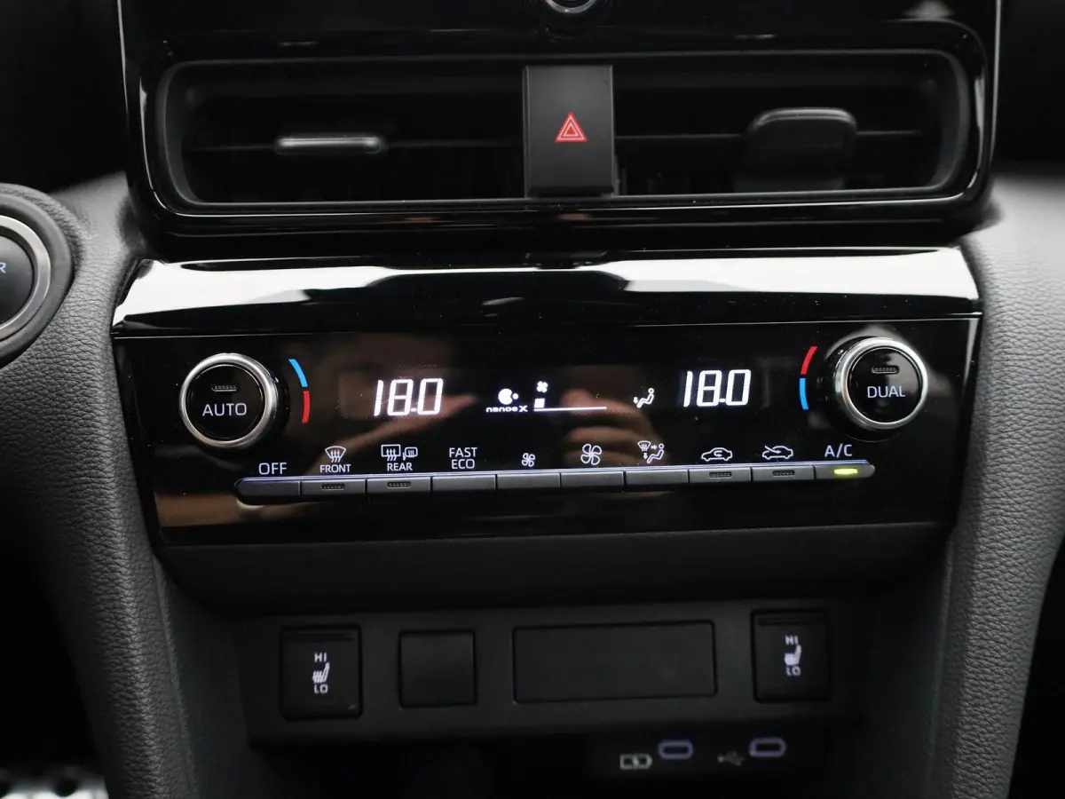 1.5 Hybrid 130 Launch Edition | Automaat |  Apple & Android Carplay | Cruise Control  | Parkeersensoren & Camera | Stoelverwarming | Climate Control