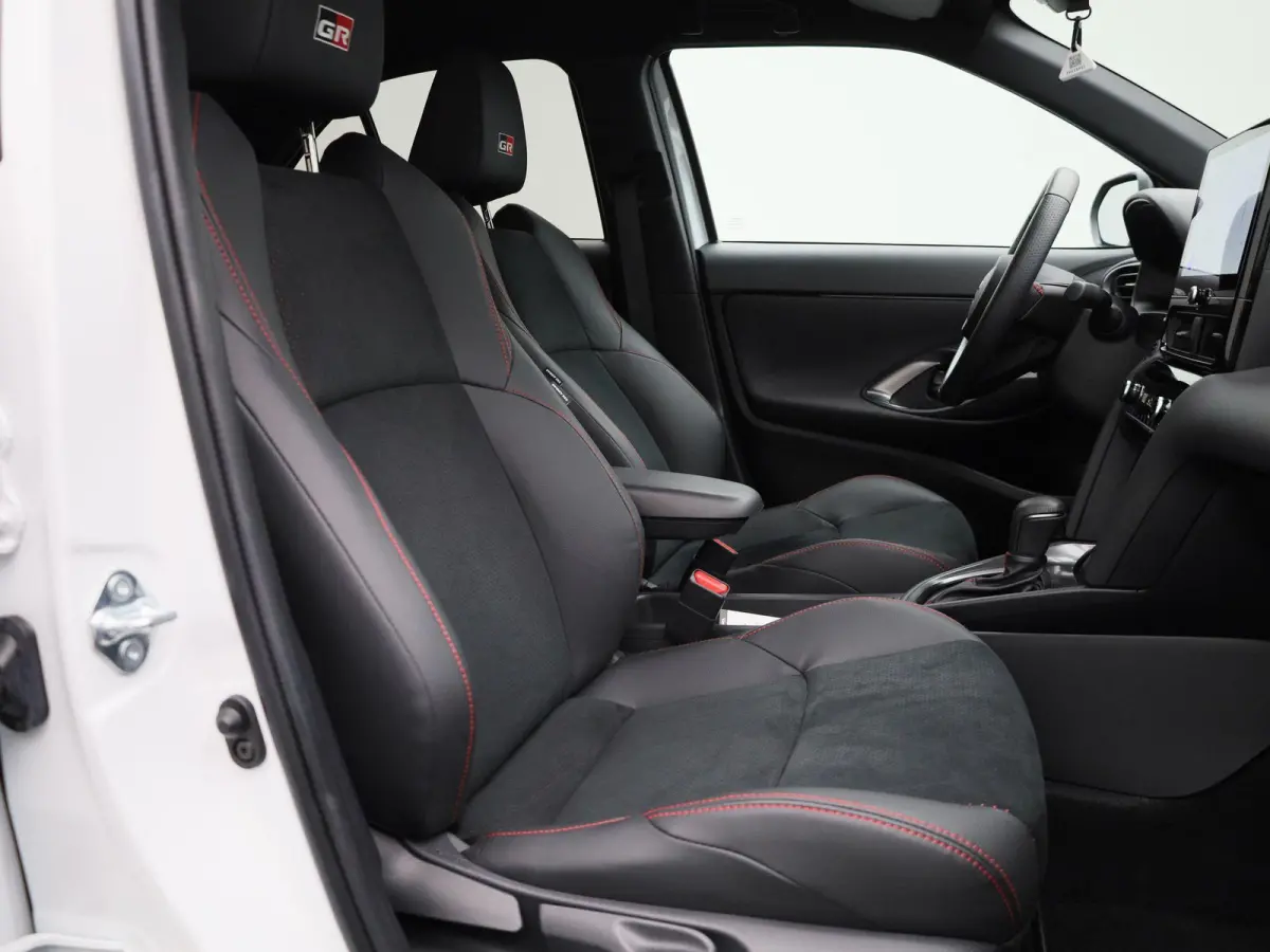 1.5 Hybrid 130 Launch Edition | Automaat |  Apple & Android Carplay | Cruise Control  | Parkeersensoren & Camera | Stoelverwarming | Climate Control