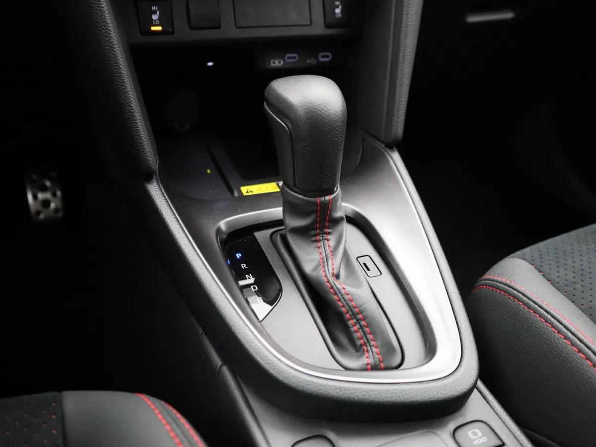 1.5 Hybrid 130 Launch Edition | Automaat |  Apple & Android Carplay | Cruise Control  | Parkeersensoren & Camera | Stoelverwarming | Climate Control
