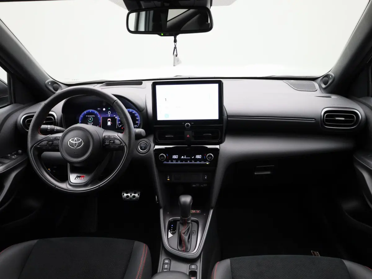 1.5 Hybrid 130 Launch Edition | Automaat |  Apple & Android Carplay | Cruise Control  | Parkeersensoren & Camera | Stoelverwarming | Climate Control