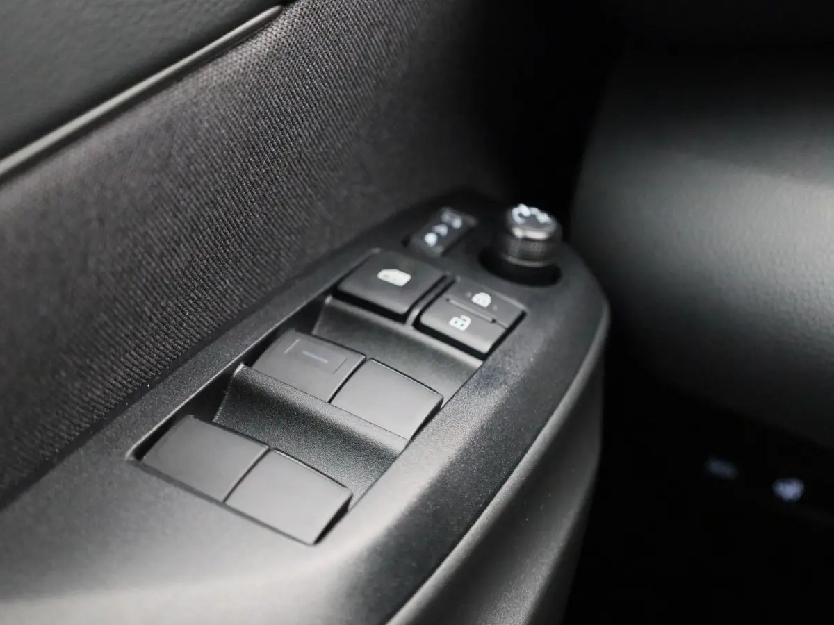 1.5 Hybrid 130 Launch Edition | Automaat |  Apple & Android Carplay | Cruise Control  | Parkeersensoren & Camera | Stoelverwarming | Climate Control